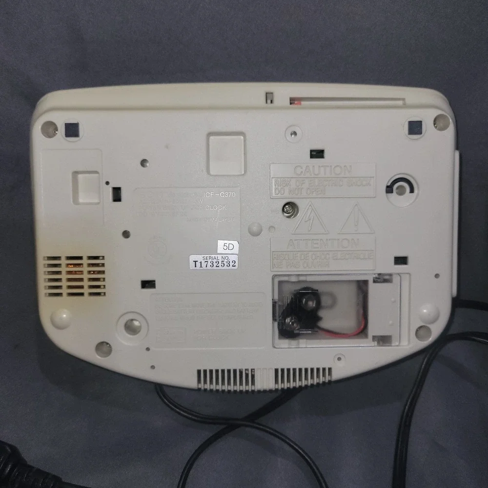Vintage Sony Dream Machine ICF-C370 Clock Radio Am/Fm